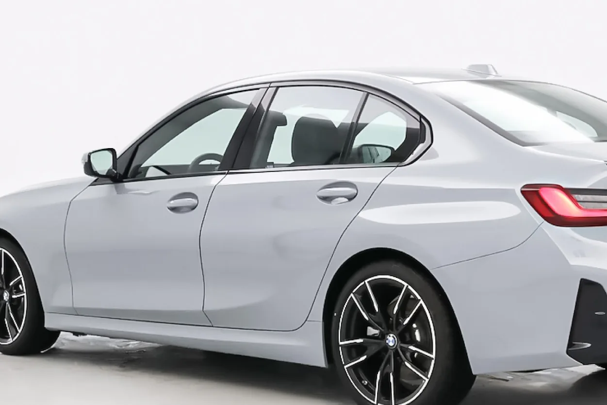 Rear side windows with no film fitted